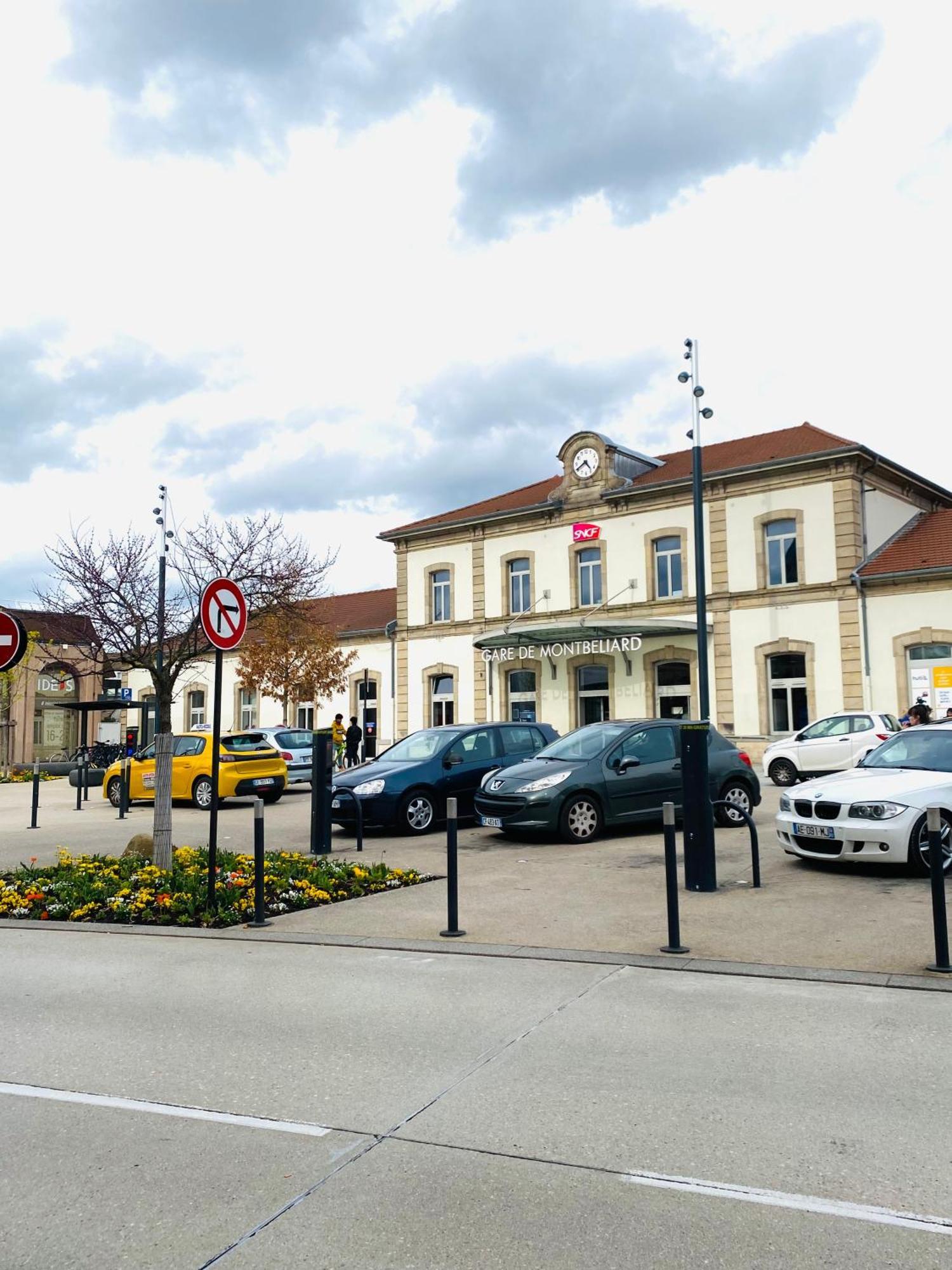 Superbe Studio Cosy Et Atypique 3 Etoiles Montbéliard Exterior foto